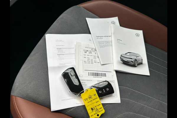 Volkswagen ID.4 First 77kWh Adap.Cruise Camera Trekhaak Pdc Android Auto Apple Carplay Stoelverwarming Navi Ecc Mirrorlink Privacy Glas Lmv Keyless DAB Origineel Nederlandse Auto 1.000KG Trekgewicht