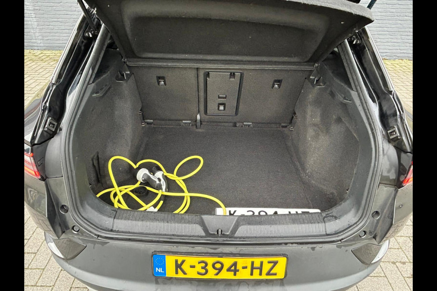 Volkswagen ID.4 First 77kWh Adap.Cruise Camera Trekhaak Pdc Android Auto Apple Carplay Stoelverwarming Navi Ecc Mirrorlink Privacy Glas Lmv Keyless DAB Origineel Nederlandse Auto 1.000KG Trekgewicht