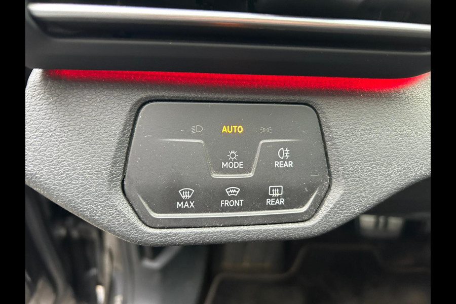 Volkswagen ID.4 First 77kWh Adap.Cruise Camera Trekhaak Pdc Android Auto Apple Carplay Stoelverwarming Navi Ecc Mirrorlink Privacy Glas Lmv Keyless DAB Origineel Nederlandse Auto 1.000KG Trekgewicht