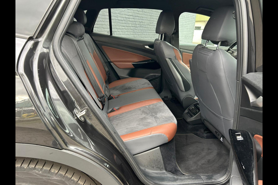 Volkswagen ID.4 First 77kWh Adap.Cruise Camera Trekhaak Pdc Android Auto Apple Carplay Stoelverwarming Navi Ecc Mirrorlink Privacy Glas Lmv Keyless DAB Origineel Nederlandse Auto 1.000KG Trekgewicht
