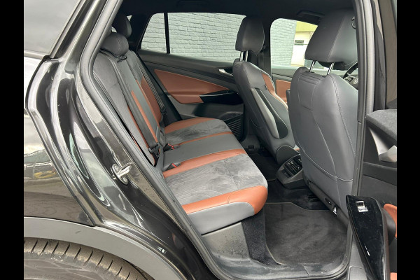 Volkswagen ID.4 First 77kWh Adap.Cruise Camera Trekhaak Pdc Android Auto Apple Carplay Stoelverwarming Navi Ecc Mirrorlink Privacy Glas Lmv Keyless DAB Origineel Nederlandse Auto 1.000KG Trekgewicht