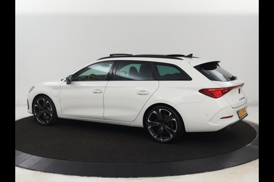 CUPRA Leon 1.4 eHybrid VZ | 245pk | Panoramadak | Stoelverwarming | Camera | Carplay | Adaptive cruise | Keyless | Navigatie | 19'' | Sportstoelen | Full LED | PHEV | Plug In