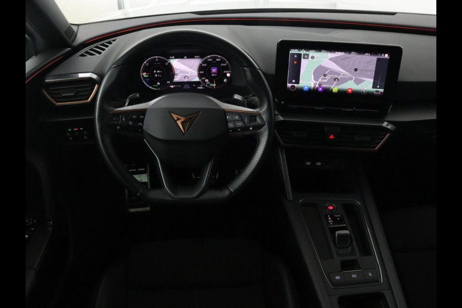 CUPRA Leon 1.4 eHybrid VZ | 245pk | Panoramadak | Stoelverwarming | Camera | Carplay | Adaptive cruise | Keyless | Navigatie | 19'' | Sportstoelen | Full LED | PHEV | Plug In