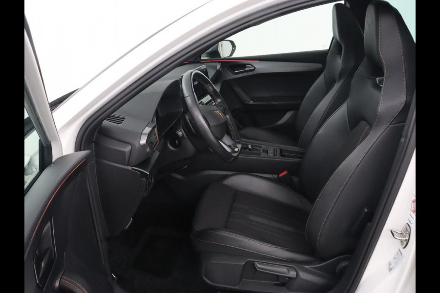 CUPRA Leon 1.4 eHybrid VZ | 245pk | Panoramadak | Stoelverwarming | Camera | Carplay | Adaptive cruise | Keyless | Navigatie | 19'' | Sportstoelen | Full LED | PHEV | Plug In