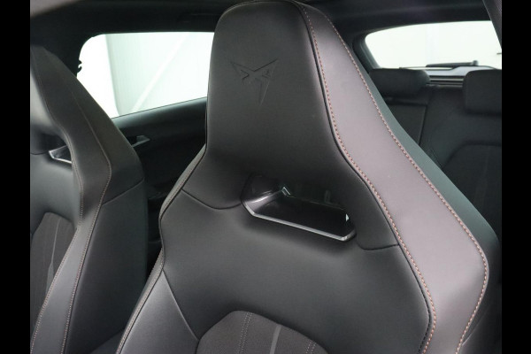 CUPRA Leon 1.4 eHybrid VZ | 245pk | Panoramadak | Stoelverwarming | Camera | Carplay | Adaptive cruise | Keyless | Navigatie | 19'' | Sportstoelen | Full LED | PHEV | Plug In