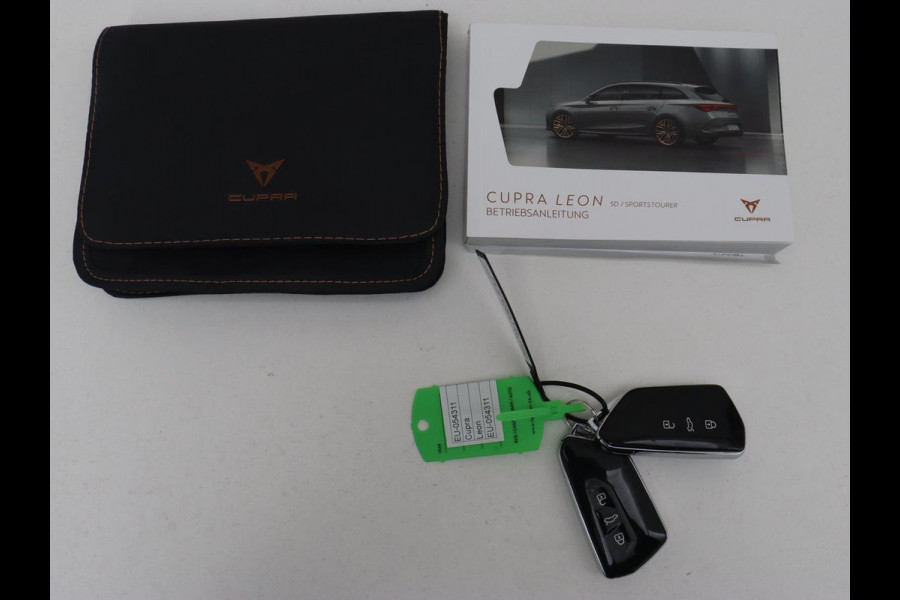 CUPRA Leon 1.4 eHybrid VZ | 245pk | Panoramadak | Stoelverwarming | Camera | Carplay | Adaptive cruise | Keyless | Navigatie | 19'' | Sportstoelen | Full LED | PHEV | Plug In