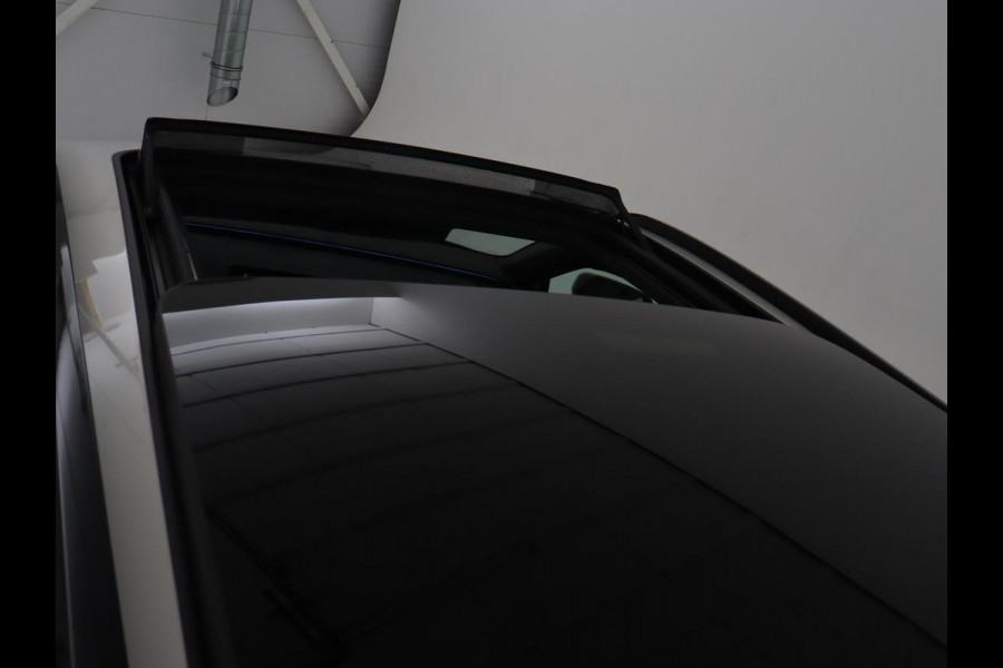 CUPRA Leon 1.4 eHybrid VZ | 245pk | Panoramadak | Stoelverwarming | Camera | Carplay | Adaptive cruise | Keyless | Navigatie | 19'' | Sportstoelen | Full LED | PHEV | Plug In