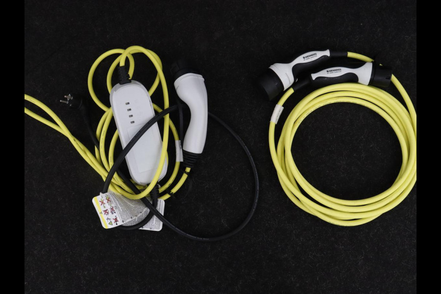 CUPRA Leon 1.4 eHybrid VZ | 245pk | Panoramadak | Stoelverwarming | Camera | Carplay | Adaptive cruise | Keyless | Navigatie | 19'' | Sportstoelen | Full LED | PHEV | Plug In