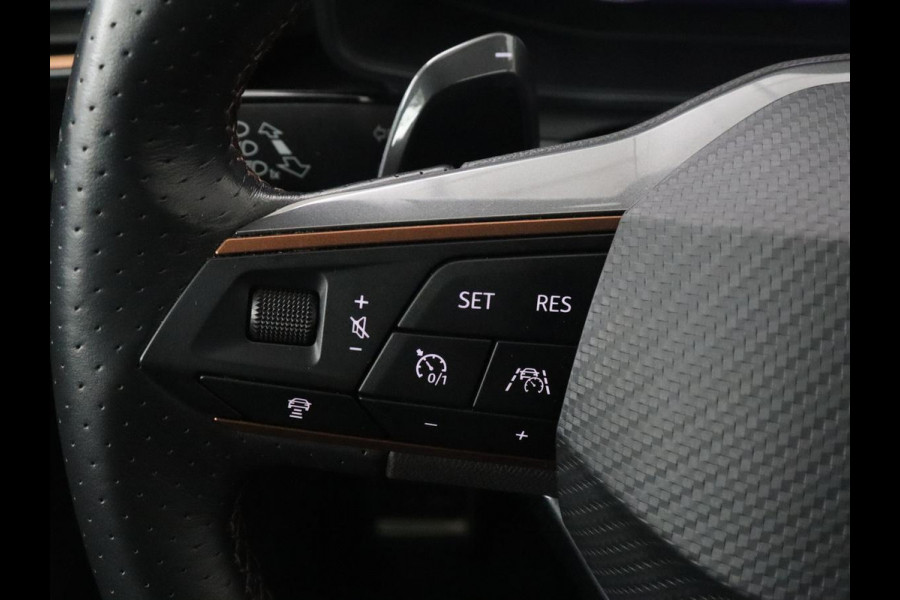 CUPRA Leon 1.4 eHybrid VZ | 245pk | Panoramadak | Stoelverwarming | Camera | Carplay | Adaptive cruise | Keyless | Navigatie | 19'' | Sportstoelen | Full LED | PHEV | Plug In