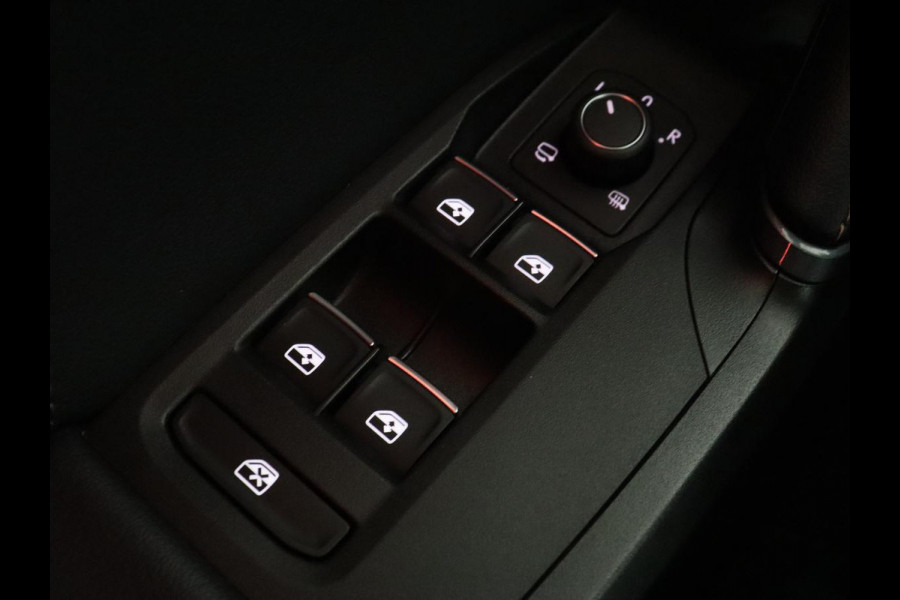 CUPRA Leon 1.4 eHybrid VZ | 245pk | Panoramadak | Stoelverwarming | Camera | Carplay | Adaptive cruise | Keyless | Navigatie | 19'' | Sportstoelen | Full LED | PHEV | Plug In