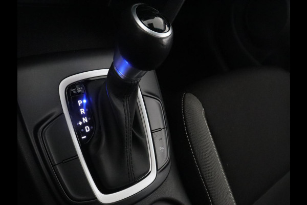 Hyundai Kona 1.6 GDI HEV Fashion | Head-Up | Trekhaak | Adaptive cruise | Camera | Carplay | Keyless | Dodehoek detectie | Climate control | Bluetooth