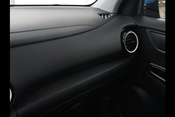 Hyundai Kona 1.6 GDI HEV Fashion | Head-Up | Trekhaak | Adaptive cruise | Camera | Carplay | Keyless | Dodehoek detectie | Climate control | Bluetooth