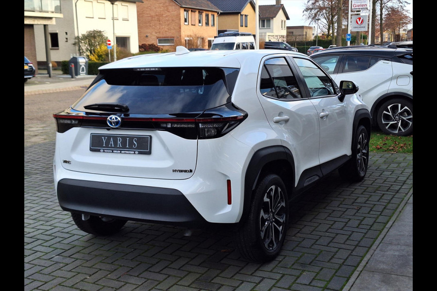 Toyota Yaris Cross 1.5 Hybrid Dynamic plus | Smart Connect, Stoelverwarming, Keyless, 17 inch, Privacy glass, Adaptive cruise control