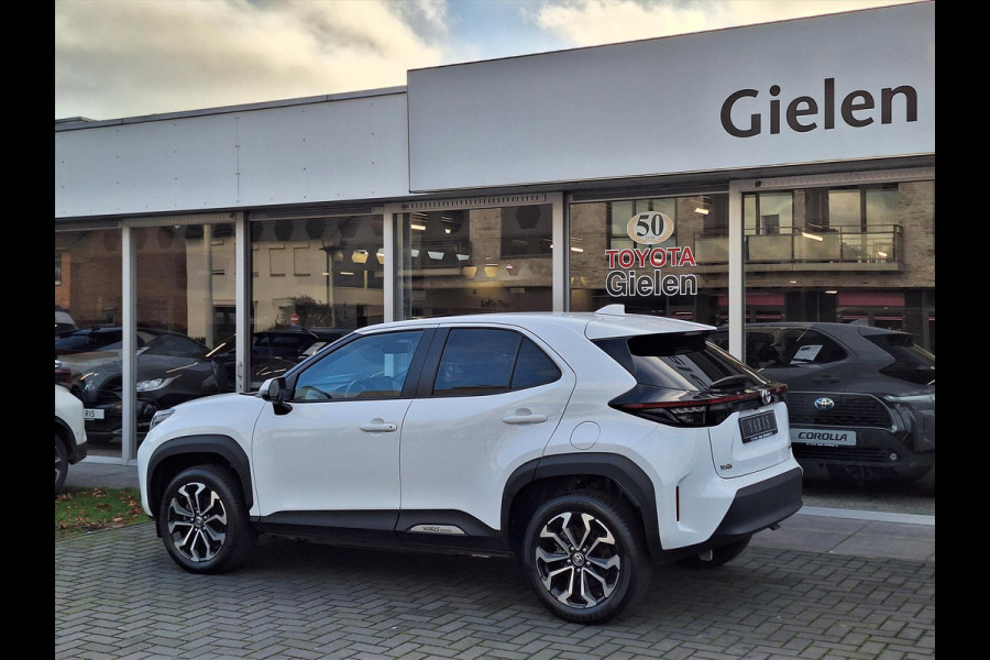 Toyota Yaris Cross 1.5 Hybrid Dynamic plus | Smart Connect, Stoelverwarming, Keyless, 17 inch, Privacy glass, Adaptive cruise control