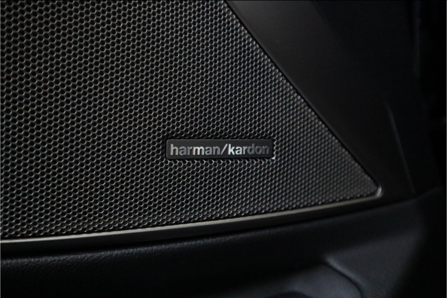 BMW 3 Serie Touring 330e xDrive M-Sport Panorama / 19inch / Harman Kardon /