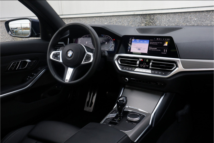 BMW 3 Serie Touring 330e xDrive M-Sport Panorama / 19inch / Harman Kardon /