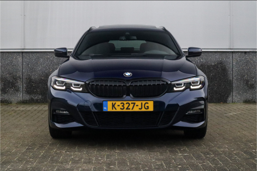 BMW 3 Serie Touring 330e xDrive M-Sport Panorama / 19inch / Harman Kardon /