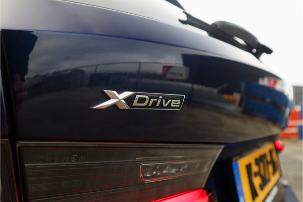 BMW 3 Serie Touring 330e xDrive M-Sport Panorama / 19inch / Harman Kardon /