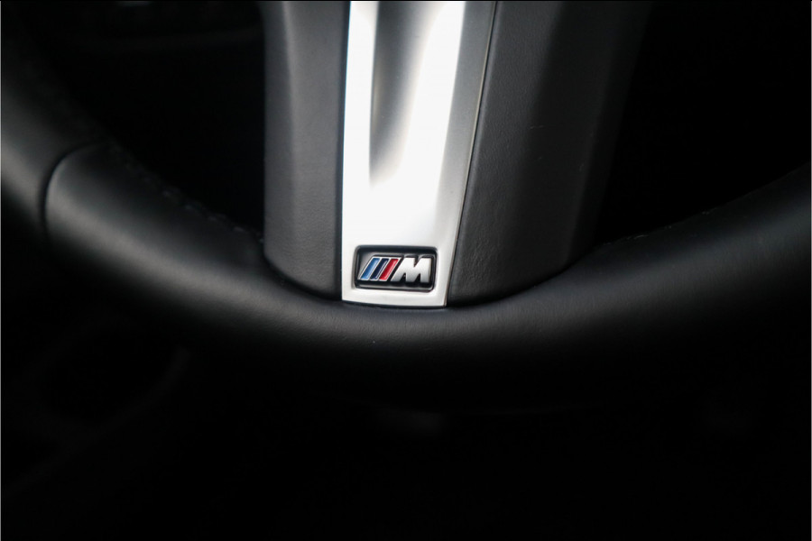 BMW 3 Serie Touring 330e xDrive M-Sport Panorama / 19inch / Harman Kardon /