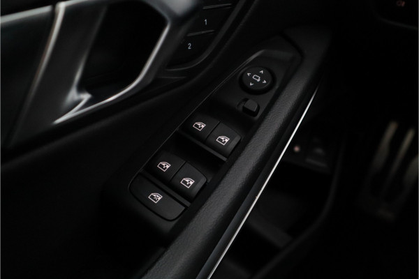 BMW 3 Serie Touring 330e xDrive M-Sport Panorama / 19inch / Harman Kardon /