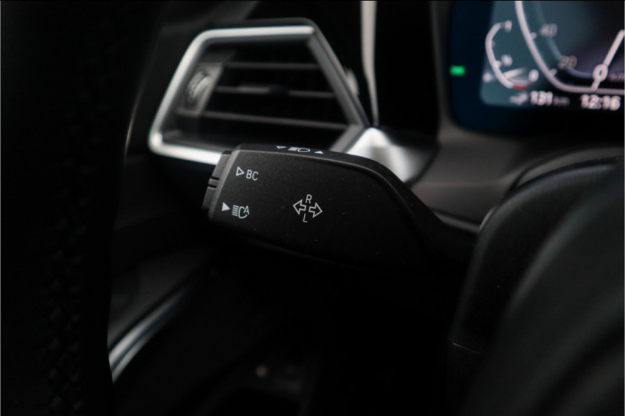 BMW 3 Serie Touring 330e xDrive M-Sport Panorama / 19inch / Harman Kardon /