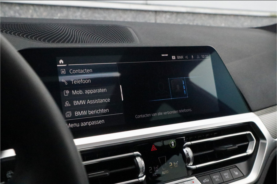 BMW 3 Serie Touring 330e xDrive M-Sport Panorama / 19inch / Harman Kardon /