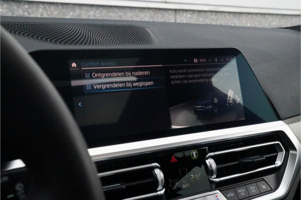 BMW 3 Serie Touring 330e xDrive M-Sport Panorama / 19inch / Harman Kardon /