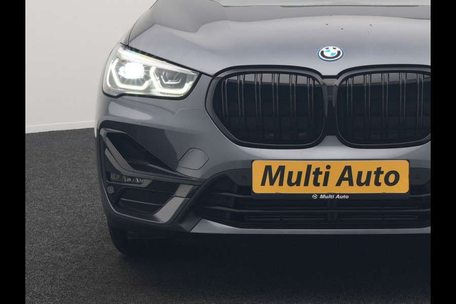BMW X1 xDrive25e Sportline Plug In Hybrid 221pk Dealer O.H. PHEV | Trekhaak | Panodak | Adaptive Cruise | Camera | Lederen Sportstoelen Memory & Verwarmd | Sfeerverlichting | Navigatie | DAB |