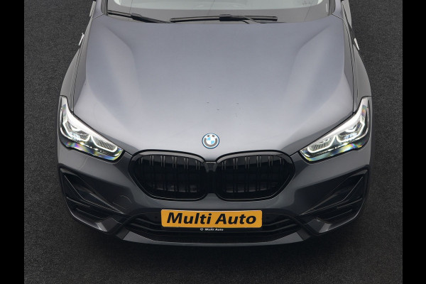 BMW X1 xDrive25e Sportline Plug In Hybrid 221pk Dealer O.H. PHEV | Trekhaak | Panodak | Adaptive Cruise | Camera | Lederen Sportstoelen Memory & Verwarmd | Sfeerverlichting | Navigatie | DAB |