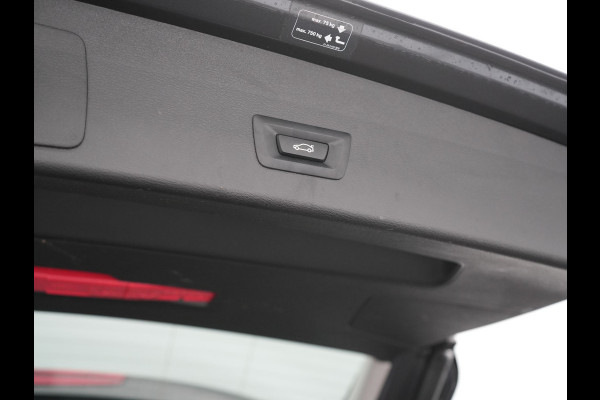 BMW X1 xDrive25e Sportline Plug In Hybrid 221pk Dealer O.H. PHEV | Trekhaak | Panodak | Adaptive Cruise | Camera | Lederen Sportstoelen Memory & Verwarmd | Sfeerverlichting | Navigatie | DAB |