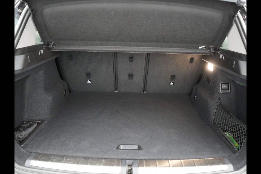 BMW X1 xDrive25e Sportline Plug In Hybrid 221pk Dealer O.H. PHEV | Trekhaak | Panodak | Adaptive Cruise | Camera | Lederen Sportstoelen Memory & Verwarmd | Sfeerverlichting | Navigatie | DAB |