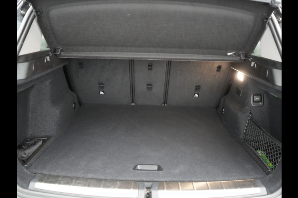 BMW X1 xDrive25e Sportline Plug In Hybrid 221pk Dealer O.H. PHEV | Trekhaak | Panodak | Adaptive Cruise | Camera | Lederen Sportstoelen Memory & Verwarmd | Sfeerverlichting | Navigatie | DAB |
