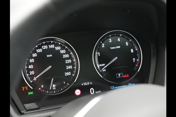 BMW X1 xDrive25e Sportline Plug In Hybrid 221pk Dealer O.H. PHEV | Trekhaak | Panodak | Adaptive Cruise | Camera | Lederen Sportstoelen Memory & Verwarmd | Sfeerverlichting | Navigatie | DAB |