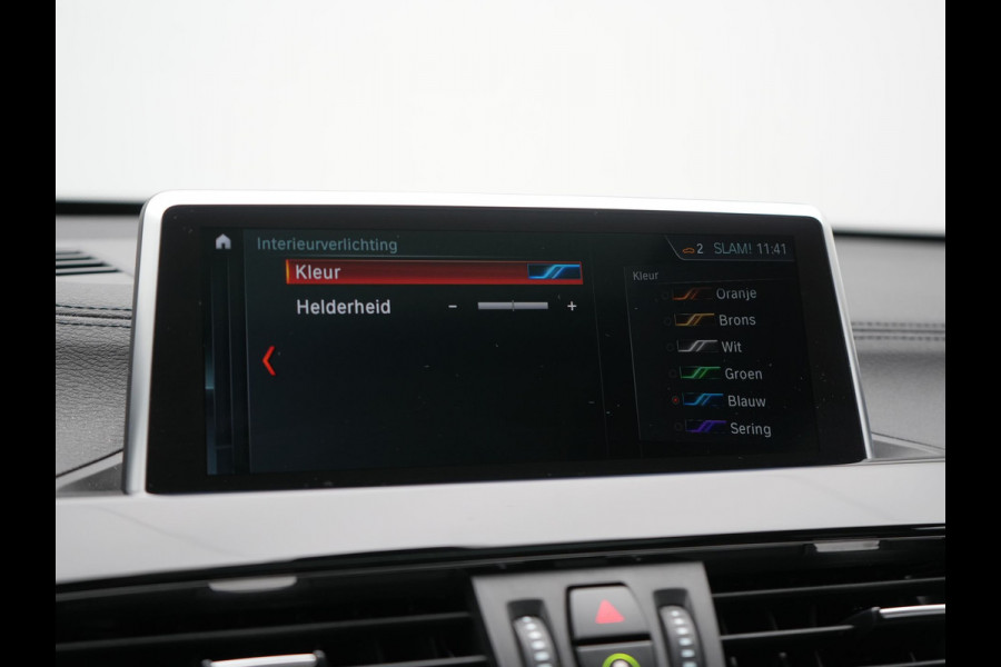 BMW X1 xDrive25e Sportline Plug In Hybrid 221pk Dealer O.H. PHEV | Trekhaak | Panodak | Adaptive Cruise | Camera | Lederen Sportstoelen Memory & Verwarmd | Sfeerverlichting | Navigatie | DAB |