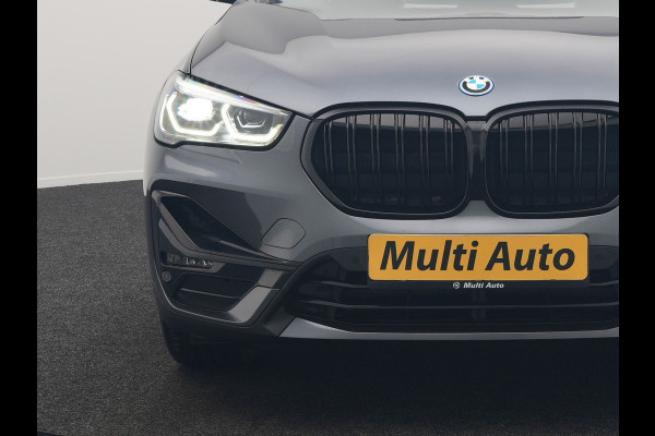 BMW X1 xDrive25e Sportline Plug In Hybrid 221pk Dealer O.H PHEV | Panodak | Adaptive Cruise | Camera | Sportstoelen Verwarmd | Sfeerverlichting | Navigatie | DAB |
