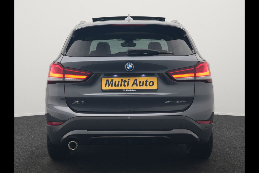 BMW X1 xDrive25e Sportline Plug In Hybrid 221pk Dealer O.H PHEV | Panodak | Adaptive Cruise | Camera | Sportstoelen Verwarmd | Sfeerverlichting | Navigatie | DAB |