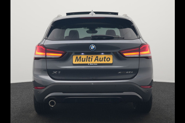 BMW X1 xDrive25e Sportline Plug In Hybrid 221pk Dealer O.H PHEV | Panodak | Adaptive Cruise | Camera | Sportstoelen Verwarmd | Sfeerverlichting | Navigatie | DAB |