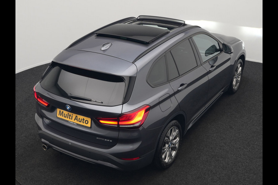 BMW X1 xDrive25e Sportline Plug In Hybrid 221pk Dealer O.H PHEV | Panodak | Adaptive Cruise | Camera | Sportstoelen Verwarmd | Sfeerverlichting | Navigatie | DAB |
