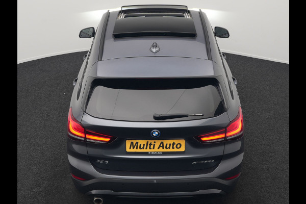 BMW X1 xDrive25e Sportline Plug In Hybrid 221pk Dealer O.H PHEV | Panodak | Adaptive Cruise | Camera | Sportstoelen Verwarmd | Sfeerverlichting | Navigatie | DAB |