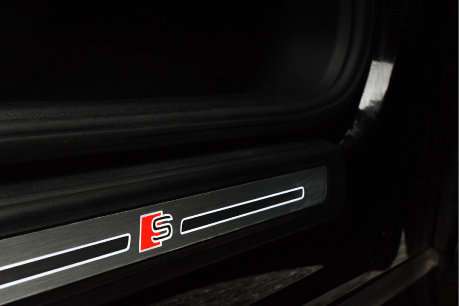 Audi Q5 50 TFSI e S-line Quattro / Leder met Ruitpatroon/ Panoramadak/ Trekhaak/ 21 inch