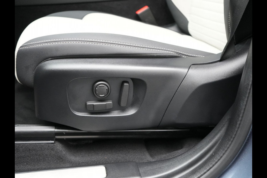 Land Rover Discovery Sport P300e R-Dynamic HSE Plug In Hybrid 309pk Dealer O.H. PHEV | Trekhaak Afn. |  Adaptive Cruise | Camera | Meridian Audio | Alcantara Sportstoelen Memory & Verwarmd | Stuur Verwarmd | Apple Carplay | Keyless | Blis | Navigatie | DAB |