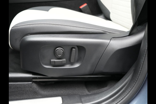 Land Rover Discovery Sport P300e R-Dynamic HSE Plug In Hybrid 309pk Dealer O.H. PHEV | Trekhaak Afn. |  Adaptive Cruise | Camera | Meridian Audio | Alcantara Sportstoelen Memory & Verwarmd | Stuur Verwarmd | Apple Carplay | Keyless | Blis | Navigatie | DAB |