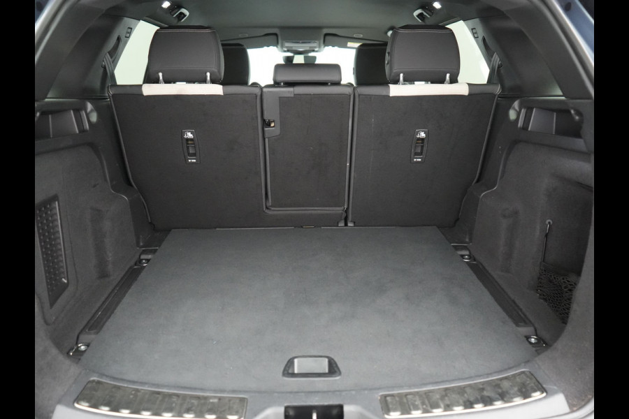 Land Rover Discovery Sport P300e R-Dynamic HSE Plug In Hybrid 309pk Dealer O.H. PHEV | Trekhaak Afn. |  Adaptive Cruise | Camera | Meridian Audio | Alcantara Sportstoelen Memory & Verwarmd | Stuur Verwarmd | Apple Carplay | Keyless | Blis | Navigatie | DAB |