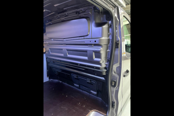 Renault Trafic Automaat 2.0 dCi 170pk euro6 T29 L1H1 Comfort 3Persoons, Imperiaal, Airco, Navigatie, Trekhaak, RIJKLAARPRIJS