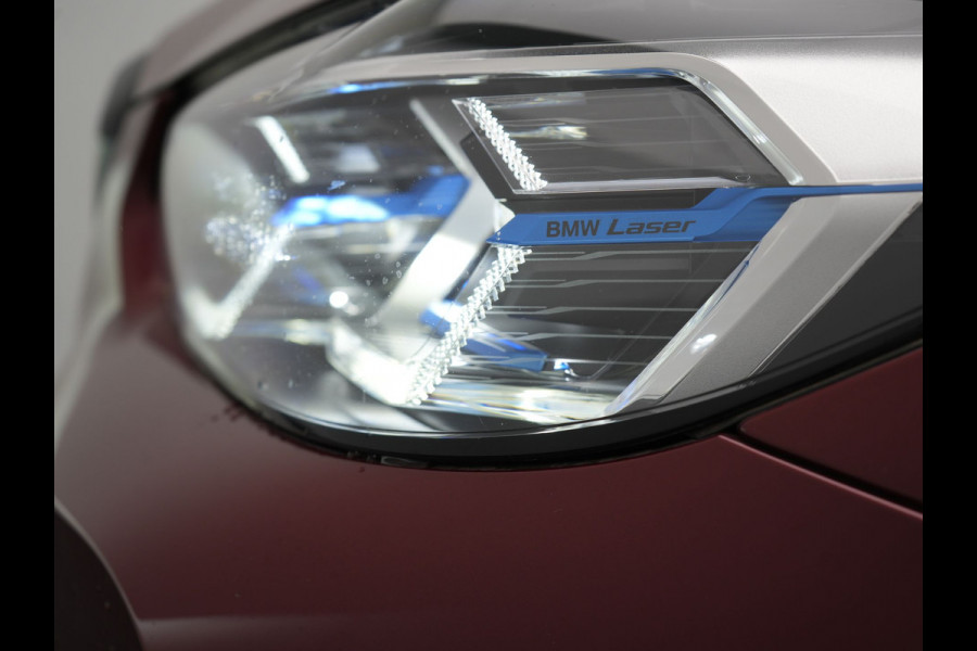 BMW X3 xDrive30e M Sport Plug In Hybrid 293pk Dealer O.H. PHEV | Trekhaak Af Fabriek | Panodak | Head Up | 360 Camera | Laser LED | 20"L.M | Lederen Sportstoelen Ventilatie &  Memory | Sfeerverlichting | Stoelen & Stuur Verwarmd | Aventurinrot III M