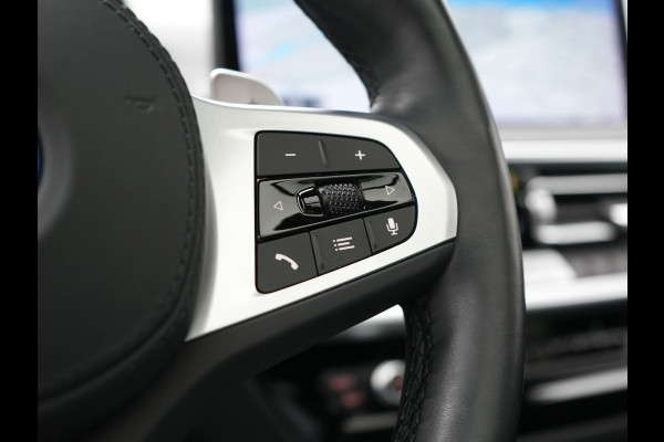 BMW X3 xDrive30e M Sport Plug In Hybrid 293pk Dealer O.H. PHEV | Trekhaak Af Fabriek | Panodak | Head Up | 360 Camera | Laser LED | 20"L.M | Lederen Sportstoelen Ventilatie &  Memory | Sfeerverlichting | Stoelen & Stuur Verwarmd | Aventurinrot III M