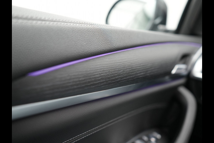 BMW X3 xDrive30e M Sport Plug In Hybrid 293pk Dealer O.H. PHEV | Trekhaak Af Fabriek | Panodak | Head Up | 360 Camera | Laser LED | 20"L.M | Lederen Sportstoelen Ventilatie &  Memory | Sfeerverlichting | Stoelen & Stuur Verwarmd | Aventurinrot III M