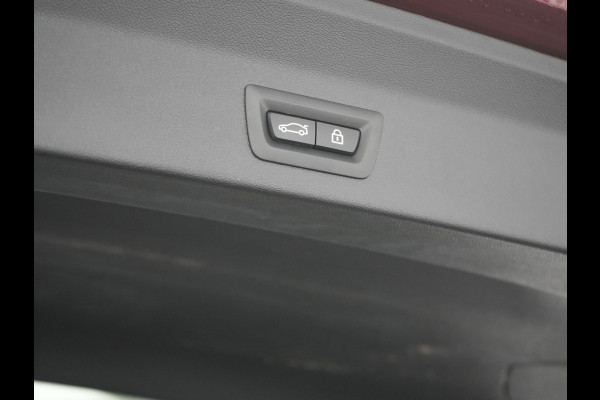 BMW X3 xDrive30e M Sport Plug In Hybrid 293pk Dealer O.H. PHEV | Trekhaak Af Fabriek | Panodak | Head Up | 360 Camera | Laser LED | 20"L.M | Lederen Sportstoelen Ventilatie &  Memory | Sfeerverlichting | Stoelen & Stuur Verwarmd | Aventurinrot III M