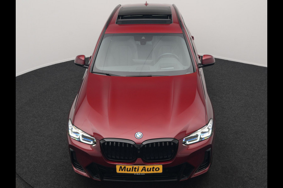 BMW X3 xDrive30e M Sport Plug In Hybrid 293pk Dealer O.H. PHEV | Trekhaak Af Fabriek | Panodak | Head Up | 360 Camera | Laser LED | 20"L.M | Lederen Sportstoelen Ventilatie &  Memory | Sfeerverlichting | Stoelen & Stuur Verwarmd | Aventurinrot III M