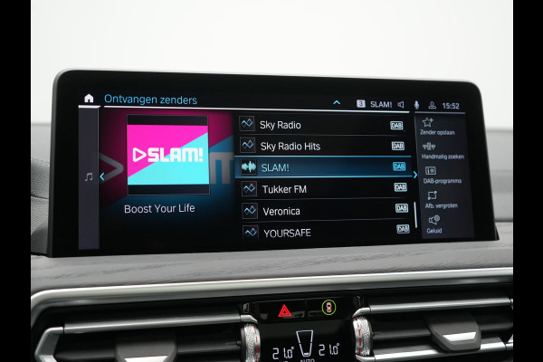 BMW X3 xDrive30e M Sport Plug In Hybrid 293pk Dealer O.H. PHEV | Trekhaak Af Fabriek | Panodak | Head Up | 360 Camera | Laser LED | 20"L.M | Lederen Sportstoelen Ventilatie &  Memory | Sfeerverlichting | Stoelen & Stuur Verwarmd | Aventurinrot III M